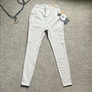 Avalanche | NEW Light Grey/Cream High-Waisted Leggings